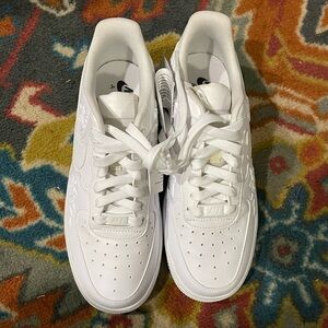 NWOB Nike Air Force 1 '07 size 7